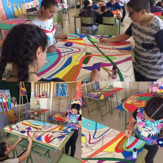 Alumnos realizan diseños de dibujos (Foto TA)